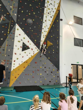 2b70f849-c600-4367-bcc1-73570281662c