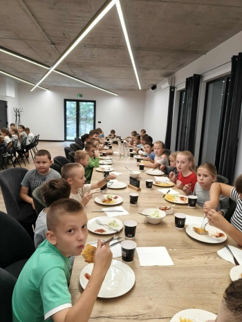 2f5324e4-a4d2-49e2-90d3-9aa879cd9d5b