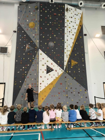 4d0ae261-4436-440e-9040-cac2b53e8bb8