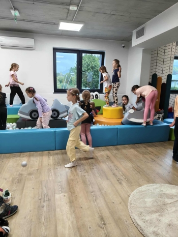 48975933-bcdc-4e2e-8174-ffff5eb0c650