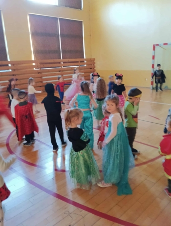 5f0bf4c6-5d7d-4446-97c7-15b1b4e049e7