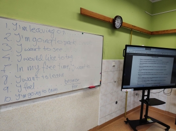 0dd8c9fc-b4d2-440b-8d9a-a37d5fe9c027