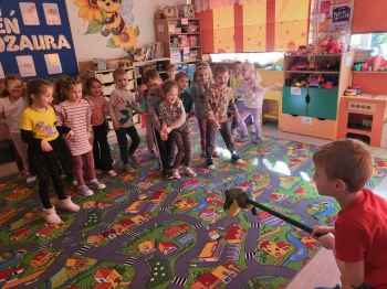 8500b608-e9b5-4612-8a35-eb2a4eb74aab