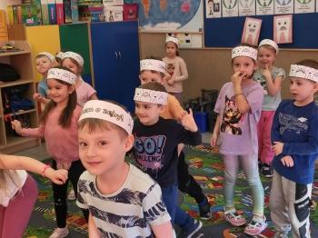 8a68ab69-5e33-495f-a07e-fd622bfccc71