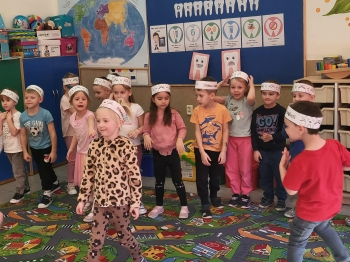 d8a498ff-0df6-4b81-8265-8321ddfab16a