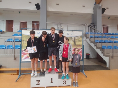 Drużyna chłopców i dziewcząt z naszej szkoły Mistrzami Powiatu Nowosądeckiego