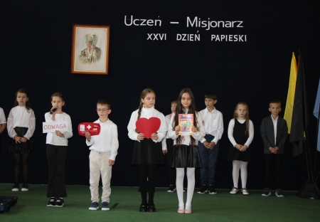 „Uczeń – Misjonarz” – Dzień Papieski w naszej szkole
